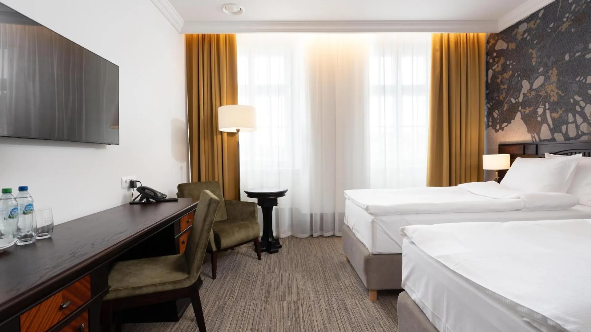 Brovaria Hotel Stary Rynek - Old Town Square بوزنان