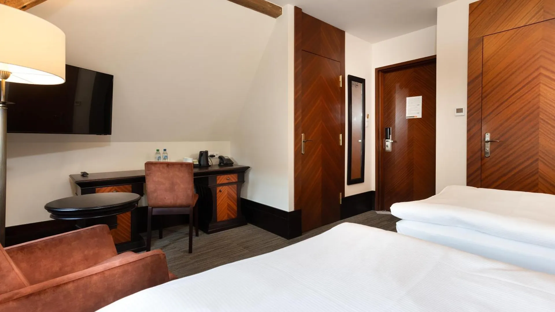 Brovaria Hotel Stary Rynek - Old Town Square بوزنان