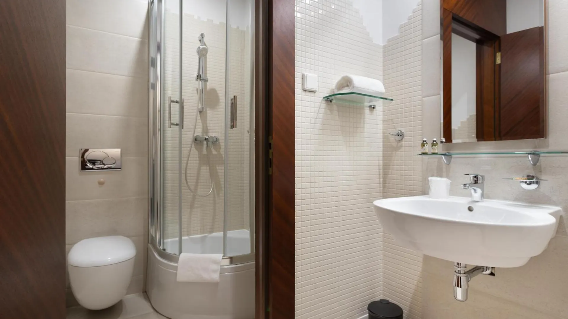 Brovaria Hotel Stary Rynek - Old Town Square بوزنان