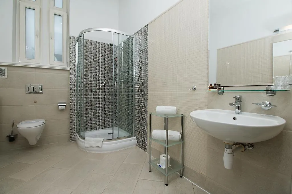 ***  Brovaria Hotel Stary Rynek - Old Town Square بوزنان بولندا